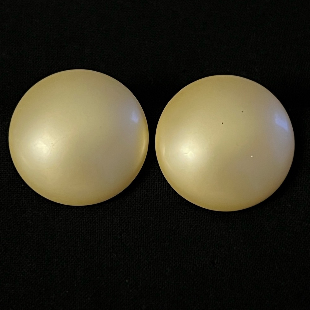 Vintage Clip On Earrings